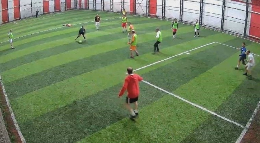 Ölüm halı sahada yakaladı!