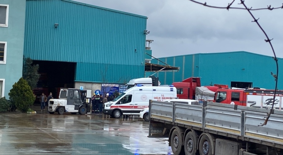 Tır, kamyon sürücüsüne çarptı!