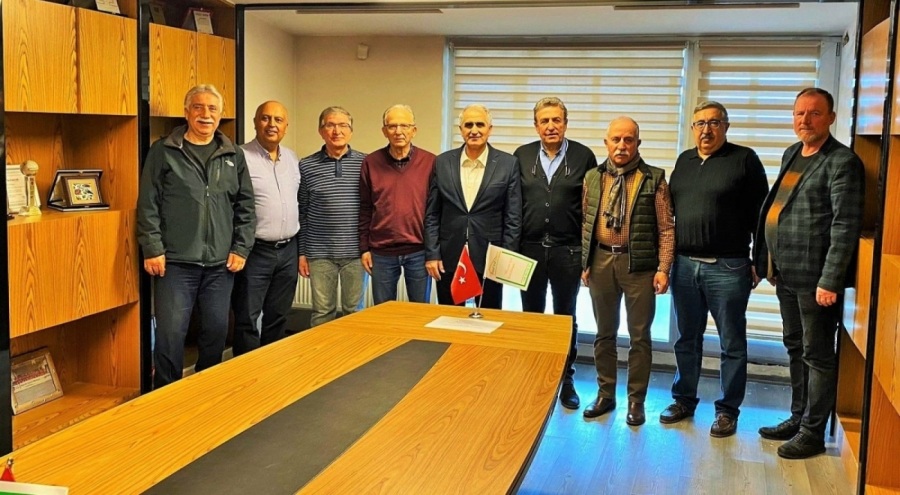 Nilüfer Belediye Başkan adayı Çolak, Bursa Platformu Derneği'ni ziyaret etti