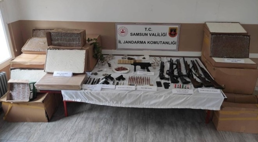 Samsun'da çok sayıda silah ve mühimmat yakalandı