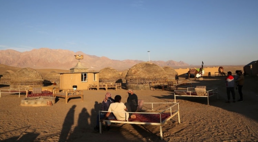 İran'ın Yezd şehri çöl safarisi ile turistlerden ilgi görüyor