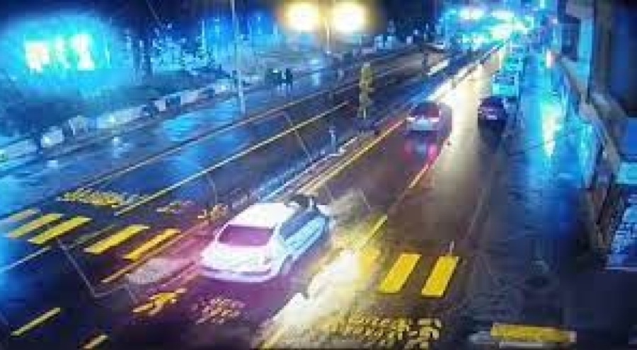 Para için aracın önüne atlayan şahıs yakalandı