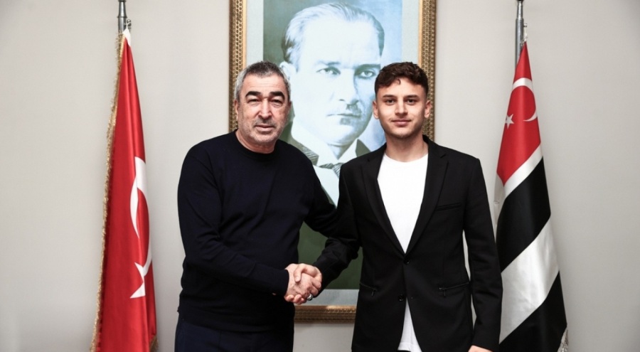 Beşiktaş genç oyuncuyla profesyonel sözleşme imzaladı!