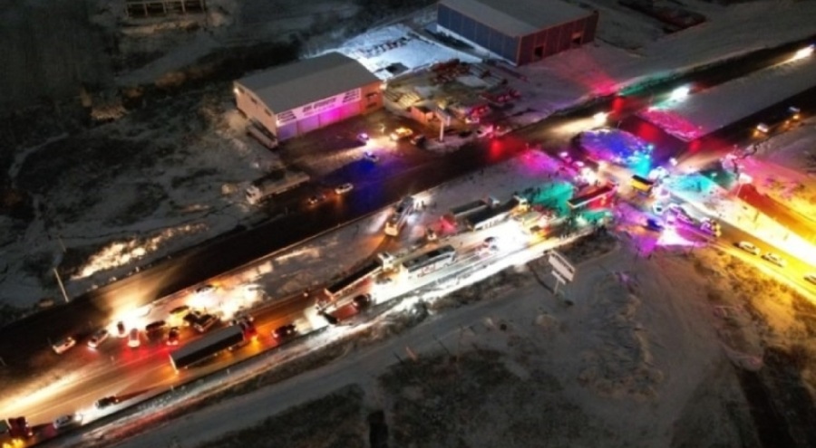 14 araç birbirine girdi: Çok sayıda yaralı!