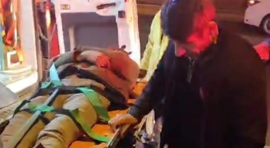 Malatya'da bir kişi ağır hasarlı binadan düştü