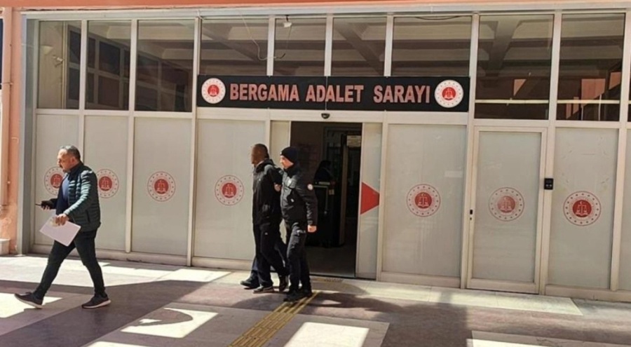 Sabaha karşı geldi, ateşe verip kaçtı