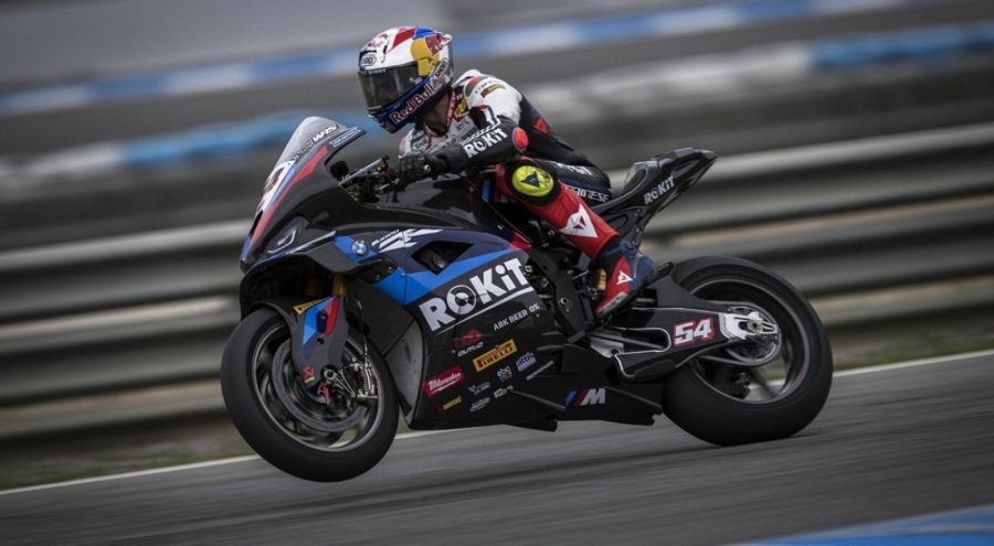 Milli motosikletçi Razgatlıoğlu İspanya'da zirvede