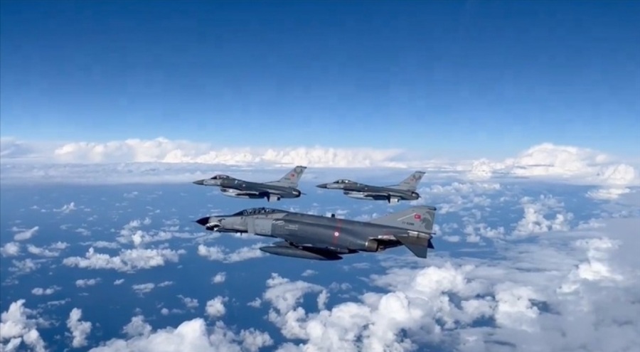 Hava Kuvvetleri'nden uluslararası hava sahasında eğitim uçuşu