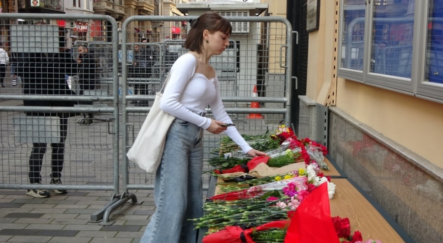 İstanbul'daki Rus vatandaşlar Moskova'daki terör saldırısını kınadı