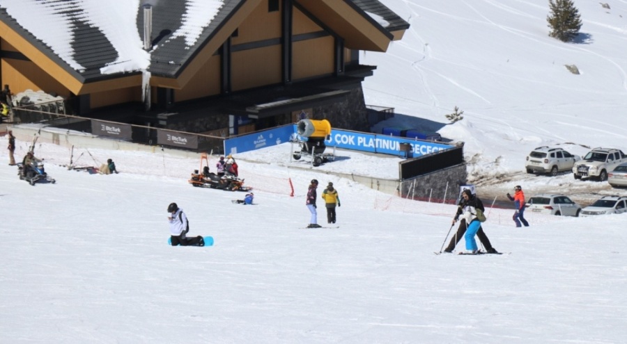Kartalkaya kayak sezonunu noktaladı