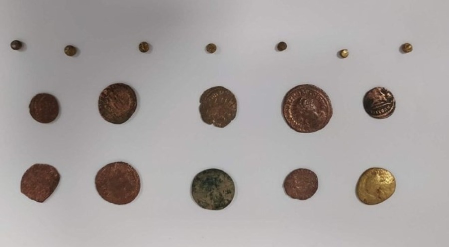 Tarihi eser kaçakçılığı! 250 sikke ele geçirildi