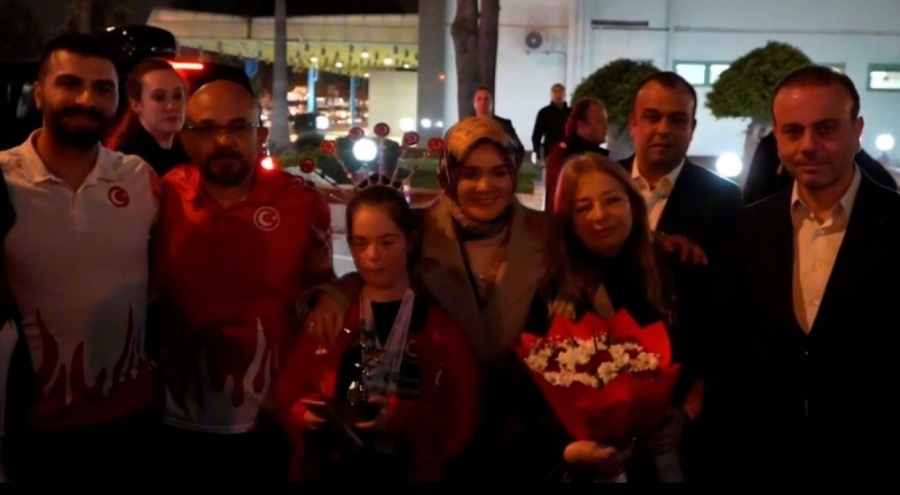 Down sendromlu sporcu Selin Naz Özcan dünya şampiyonu oldu