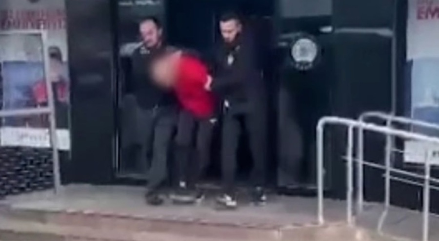 'Yan bakma' tartışması bıçaklı kavgaya döndü!