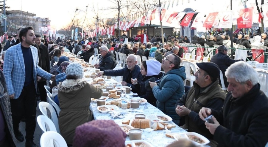 Bursa Kestel'de sokak iftarı düzenlendi