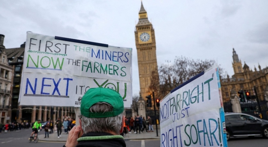 İngiltere'de çiftçiler ayağa kalktı!