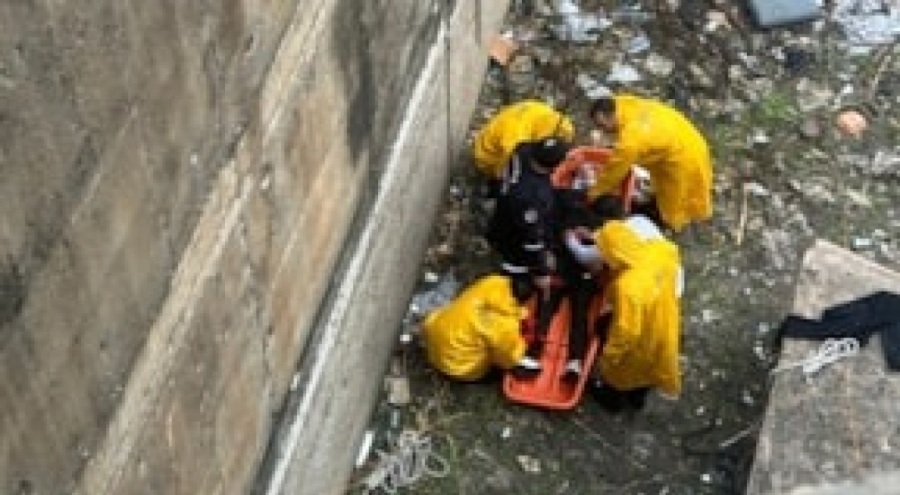 Dengesini kaybedip köprüden nehire düştü