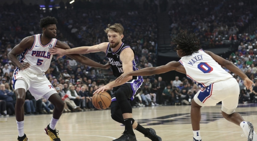 Sabonis'in triple-double yaptığı maçta Kings, 76ers'ı yendi