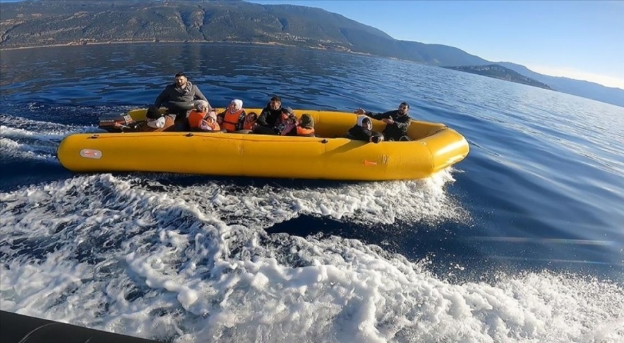 Düzensiz göçmenle mücadele: Mobil göç noktası araçlarıyla tespit ediliyor