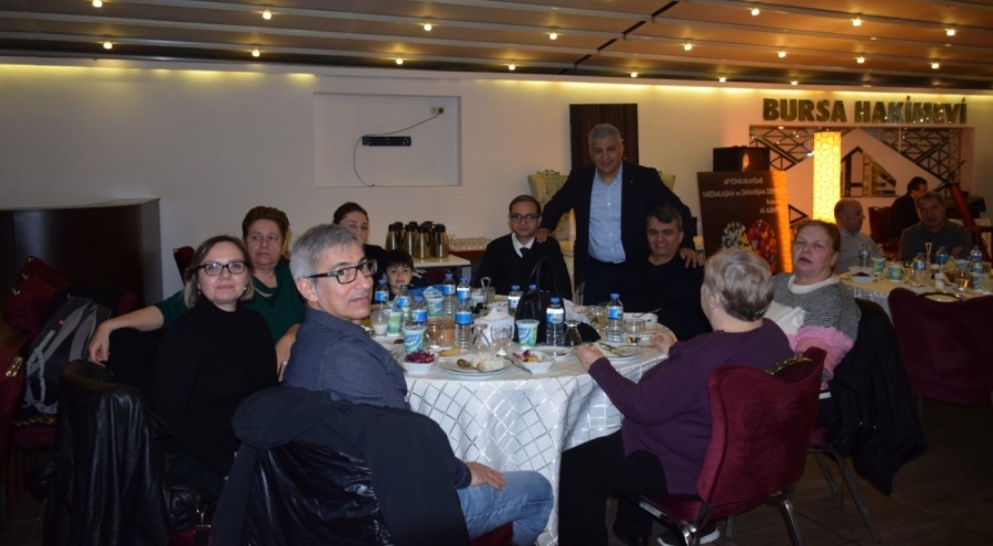 Bursa Afyonkarahisarlılar Derneği üyeleri iftarda buluştu