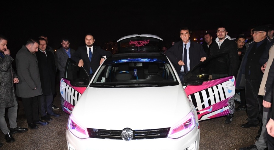 Osmangazi Belediye Başkanı Dündar, modifiyeli araç tutkunu gençlerle buluştu