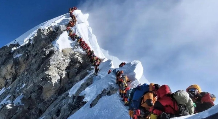 Everest dağcılarına GPS zorunluluğu getirildi