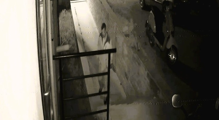 Genç kızın kabusu oldu! Her gece pencereye gelip taciz ediyor