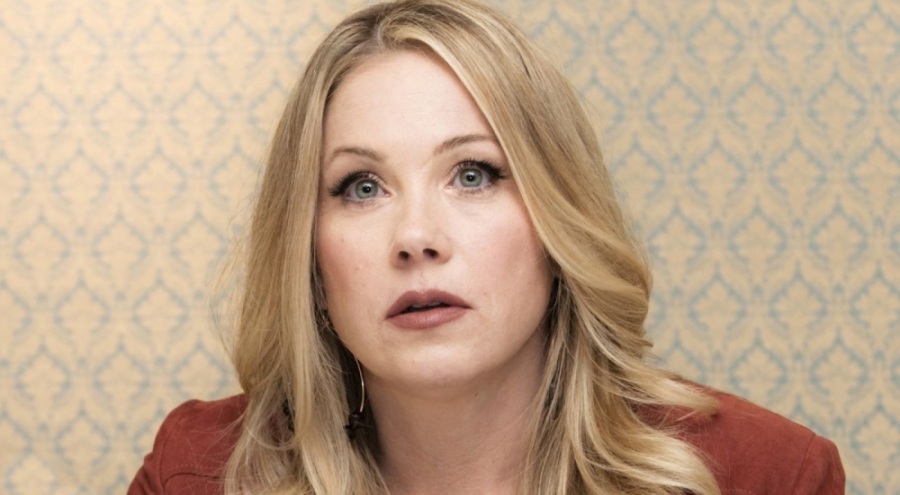 MS hastası ünlü oyuncu Christina Applegate: Beynimde 30 lezyon var!