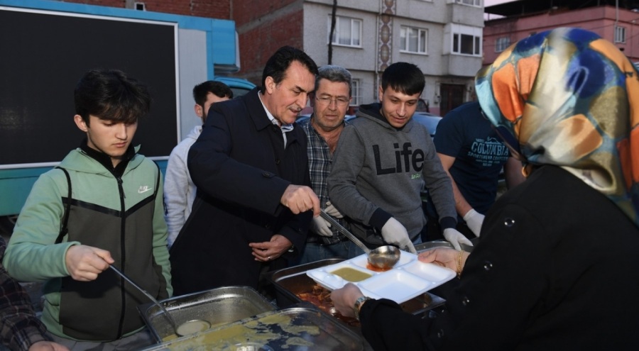 Osmangazi Belediye Başkanı Dündar, Orhanelili vatandaşlarla iftar yaptı