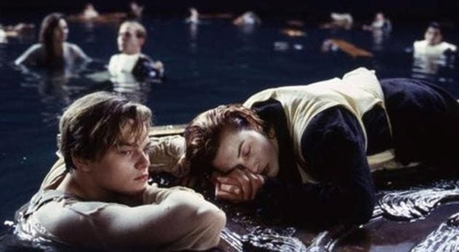 Titanic'te Rose'u kurtaran kapı rekor fiyata satıldı