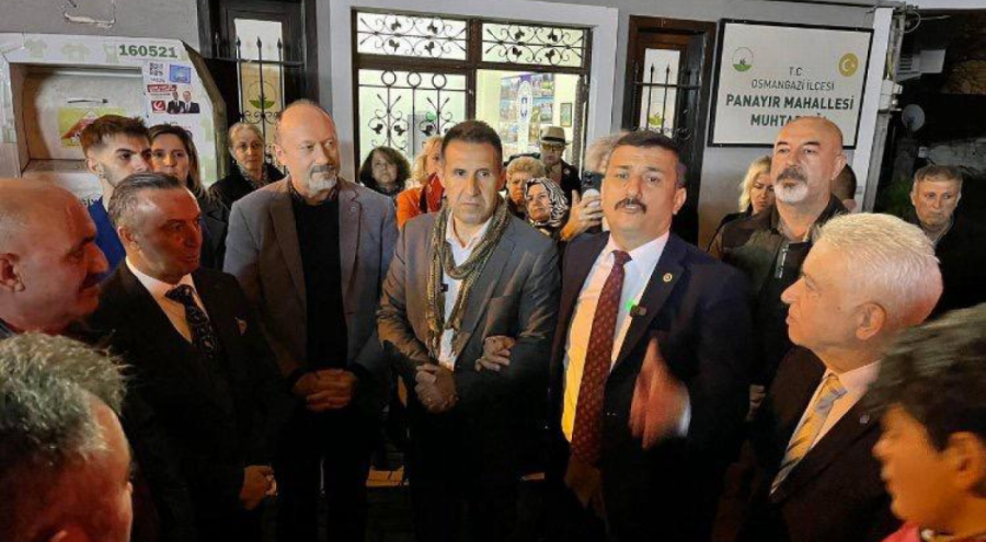 Bursa'da İYİ Parti başkan adaylarına vatandaşlardan yoğun ilgi