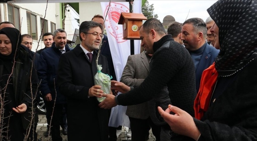 Bakan Yumaklı: Ülkemiz dünyada tohumculukta ilk 10 ülkenin arasında