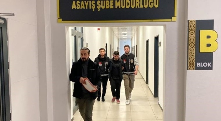 Abisini boğazını keserek katletti: Tutuklandı