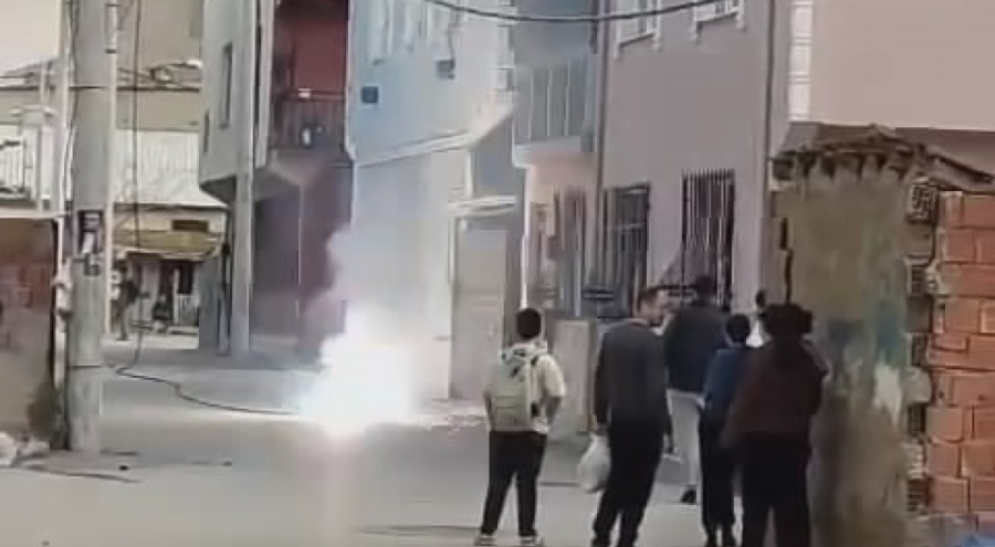 Bursa'da  kopan elektrik kablosu mahalleliyi korkuttu