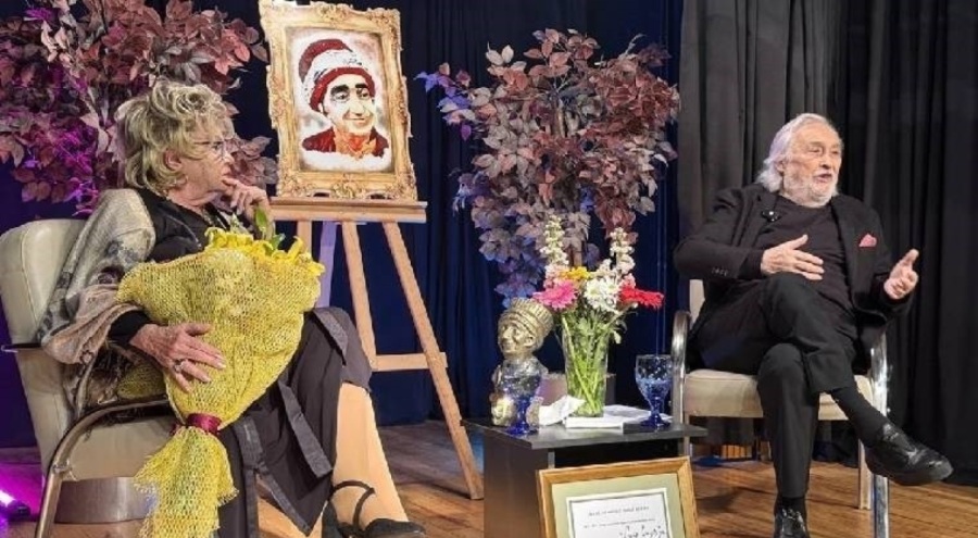 İsmail Dümbüllü Ödülü'nü Nevra Serezli aldı