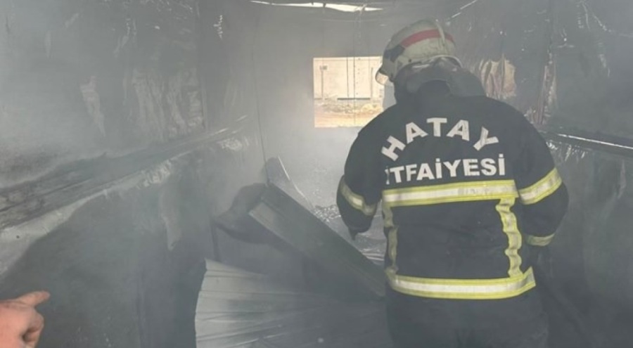 Antakya'da konteyner yangını paniği