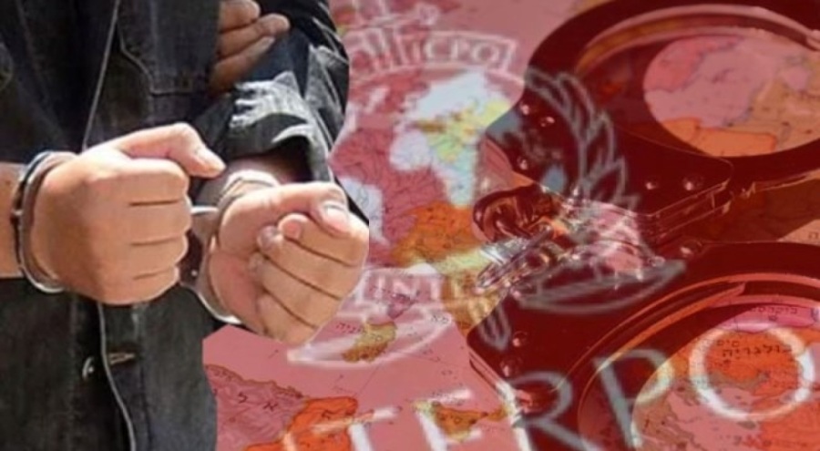 Kırmızı Bültenle aranan iki şüpheli İstanbul'da yakalandı