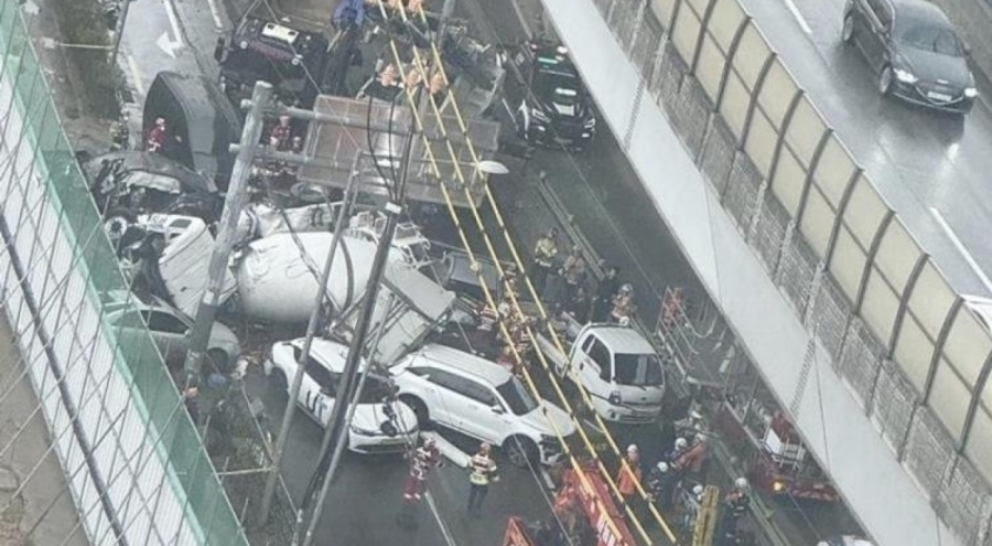 13 aracın karıştığı zincirleme kaza! Çok sayıda yaralı