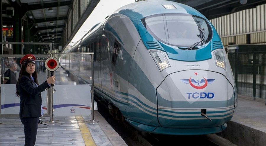 Bakan Uraloğlu duyurdu: Emeklilere hızlı tren indirimi