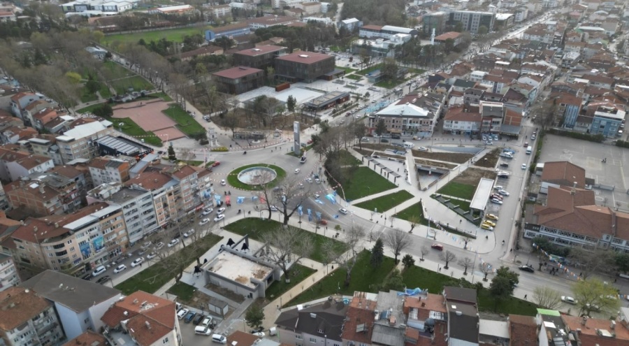 İnegöl'de Merkez Park hizmete girdi