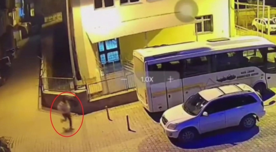 Otomobiline binerken tabancayla vuruldu!