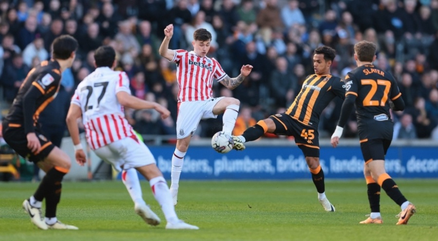 Hull City evinde mağlup