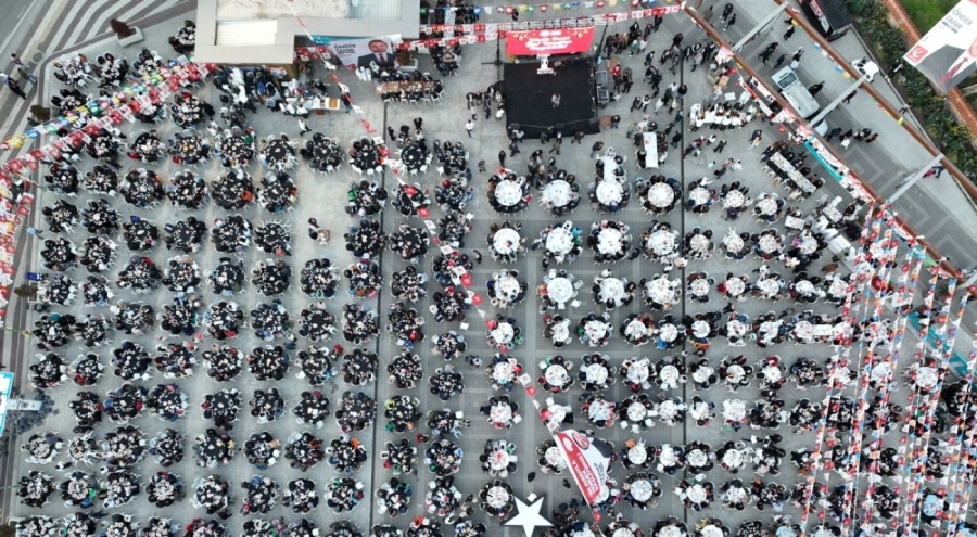 Kestel Belediyesi'nden 9 bin kişilik sokak iftarı