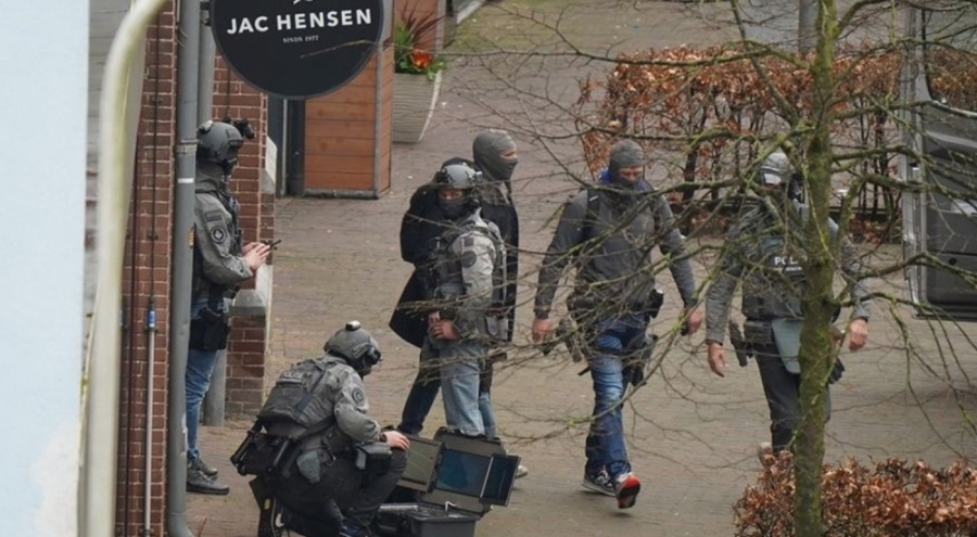 Hollanda'nın Ede kentinde rehine krizi!