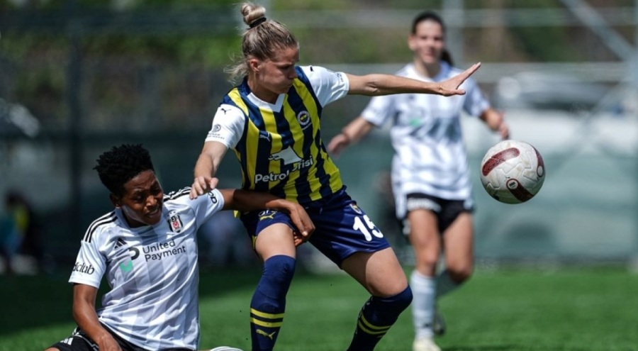 Kadınlar Süper Ligi'nde Beşiktaş, Fenerbahçe'yi farklı mağlup etti