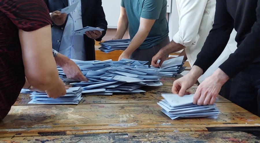 Sakarya'da oy sayımı sürüyor