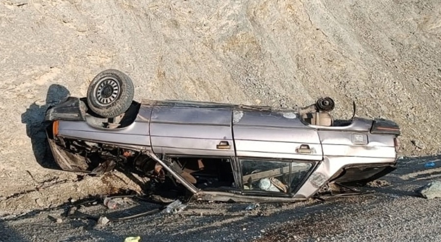 Sinop'ta otomobil devrildi: Sürücü hayatını kaybetti, eşi yaralandı