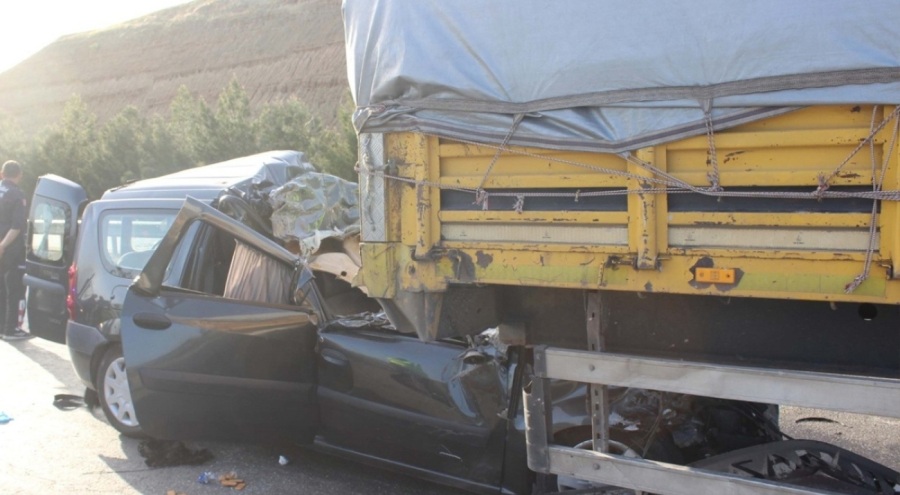 Manisa'da korkunç kaza: Bir aile yok oldu