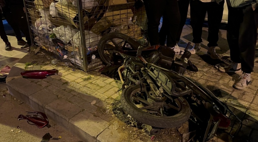 Bursa'da otomobil ve motosiklet çarpıştı! İki kardeş savruldu