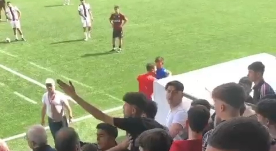 Bursa'da futbol maçında tehlikeli gerginlik