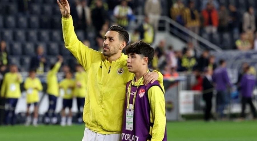 Fenerbahçe'de top toplayıcı, gole asist sağladı